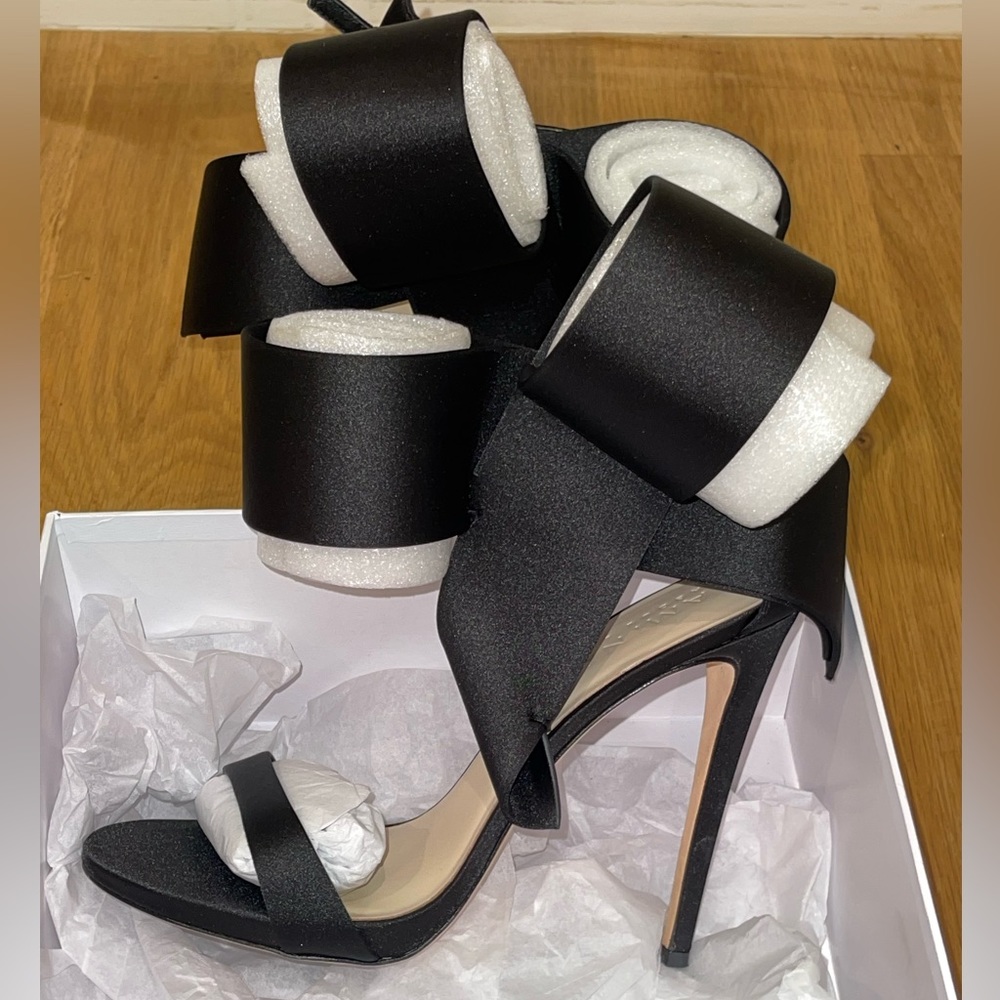 Aminah Abdul Jillil Open toe Bow Pump 120mm (BLACK)